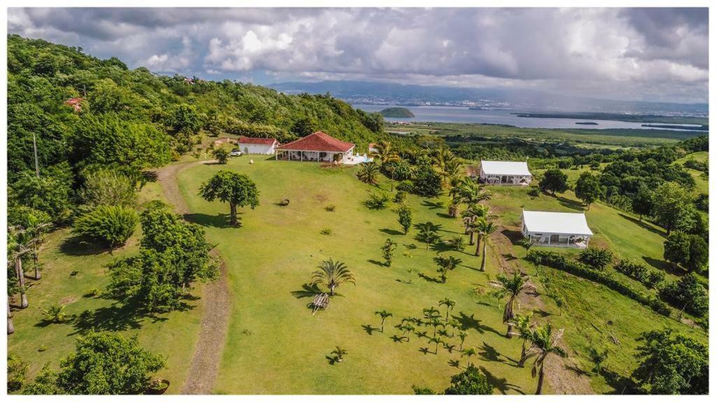 Villa 1 De Standing 80M2 Avec Piscine Et Vue Imprenable Sur La Mer Et Sur La Campagne Riviere-Salee Luaran gambar